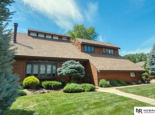 12357 Seward St, Omaha, NE 68154