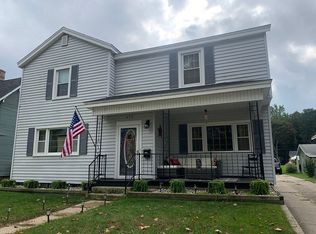 477 1st St, Manistee, MI 49660