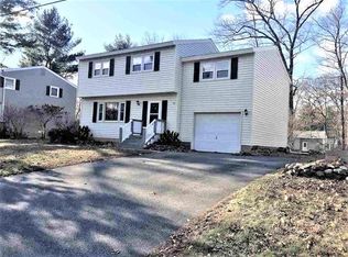 5 Lee Dr, Saratoga Springs, NY 12866