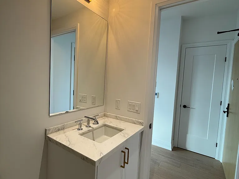 505 Glencairn Ave #203 — Photo 6