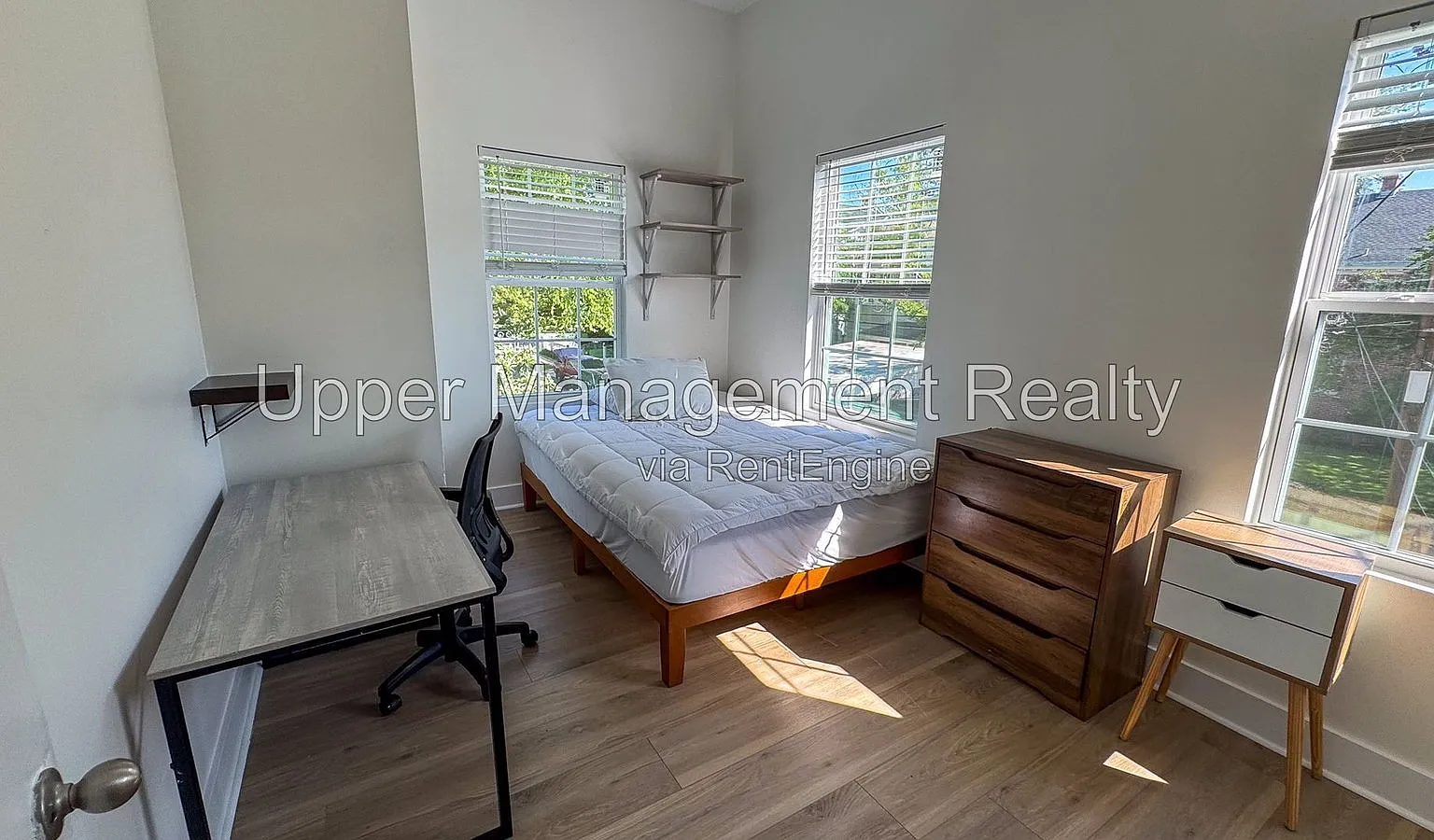 4 bed, 2.0 bath, $4,500 — Photo 3