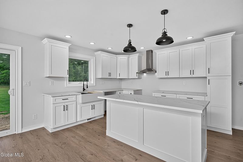 3rd image of 11 McDermott Road