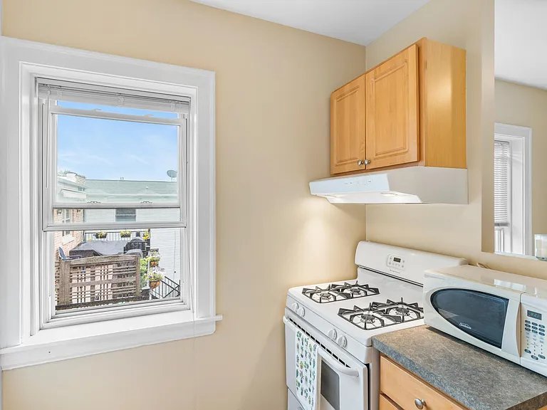5546 N Glenwood Ave #3E — Photo 9