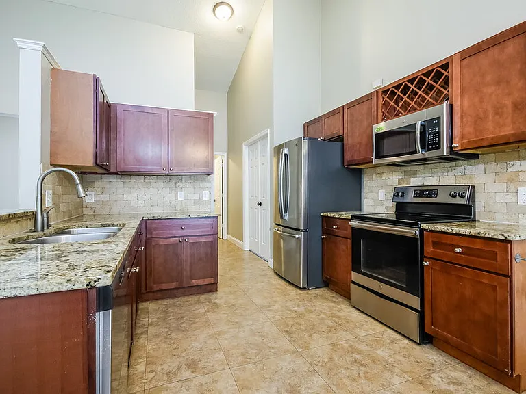 2428 Timothy Ln — Photo 7