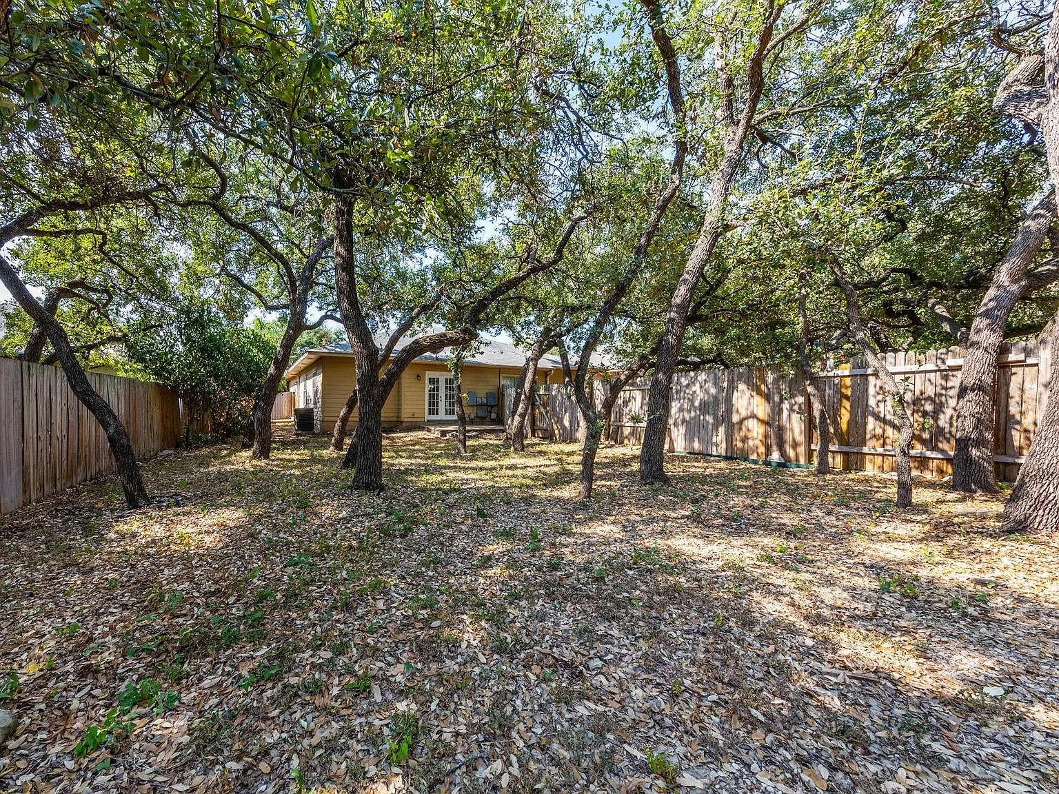 3 bed, 2.0 bath, 2316 sqft, $1,895 — Photo 4