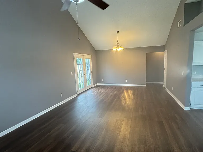 805 Rushing St — Photo 6