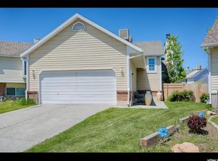 1437 W Countrywood Ln, West Jordan, UT 84088