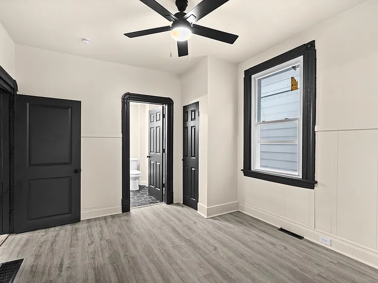 4057 Taft Ave — Photo 11