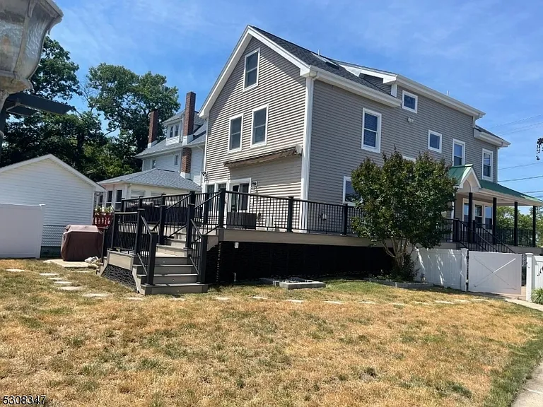 1409 River Rd — Photo 33
