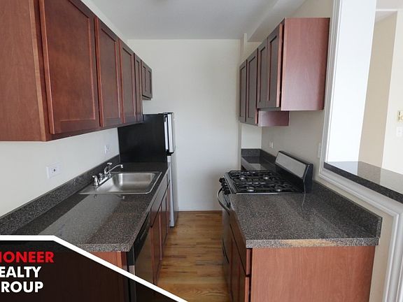 4th image of 818 W Diversey Pkwy #818N