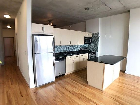 2nd image of 1720 S Michigan Ave APT 2014