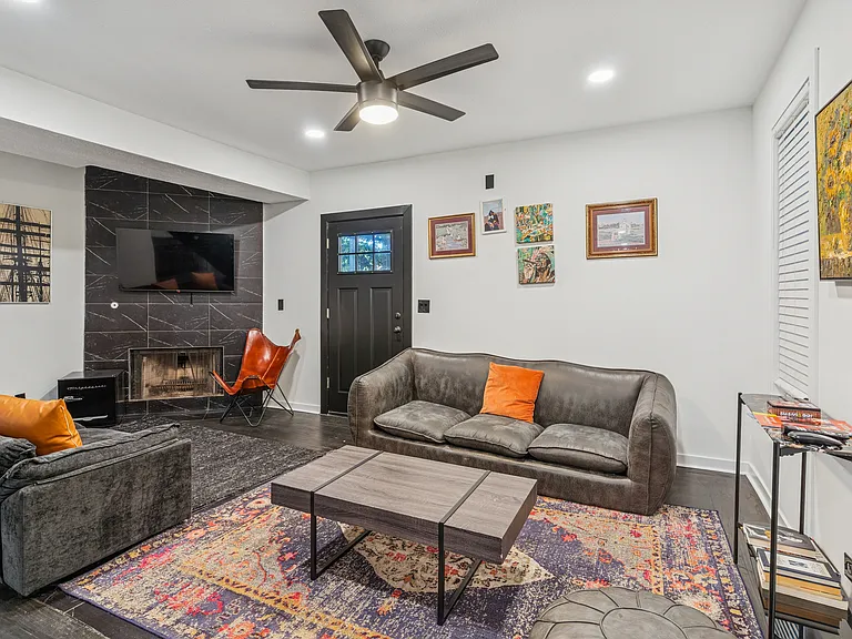 1363 W Crystal St #1RF — Photo 16
