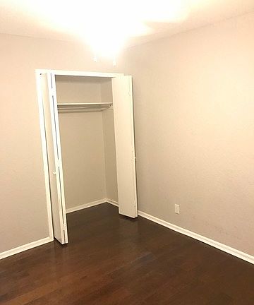 4th image of 3422 Northmoor St #0
