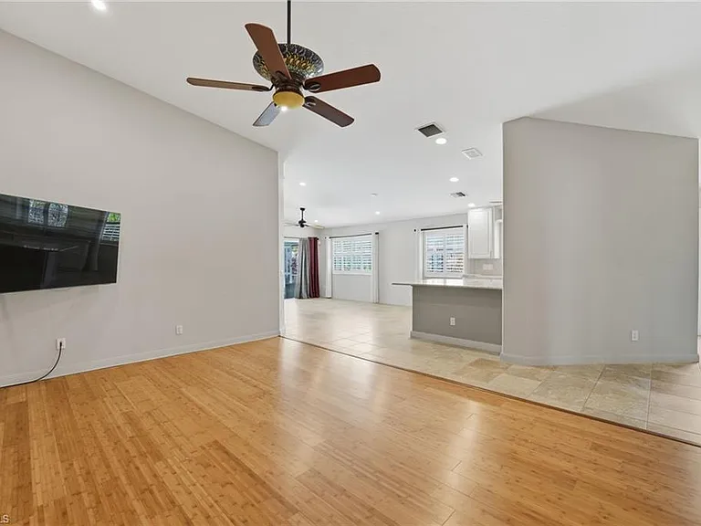 28207 Islet Trl — Photo 8