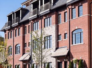 24 Earlington Ave, Toronto, ON M8X2N5