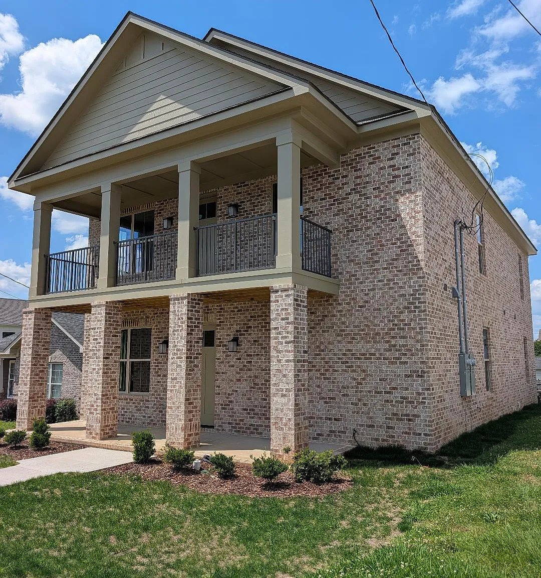 3 bed, 3.5 bath, 1550 sqft, $3,000 — Photo 2
