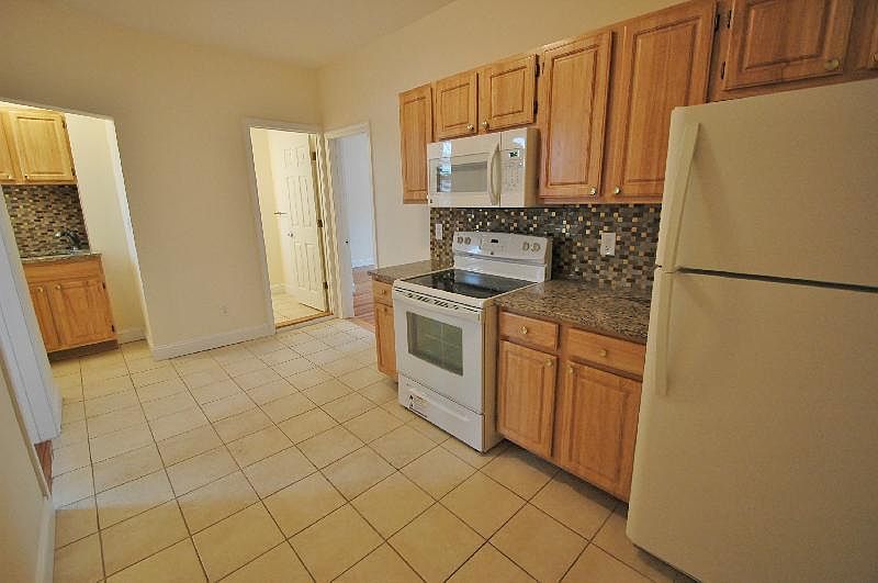 2nd image of 59 Westland Ave APT 39