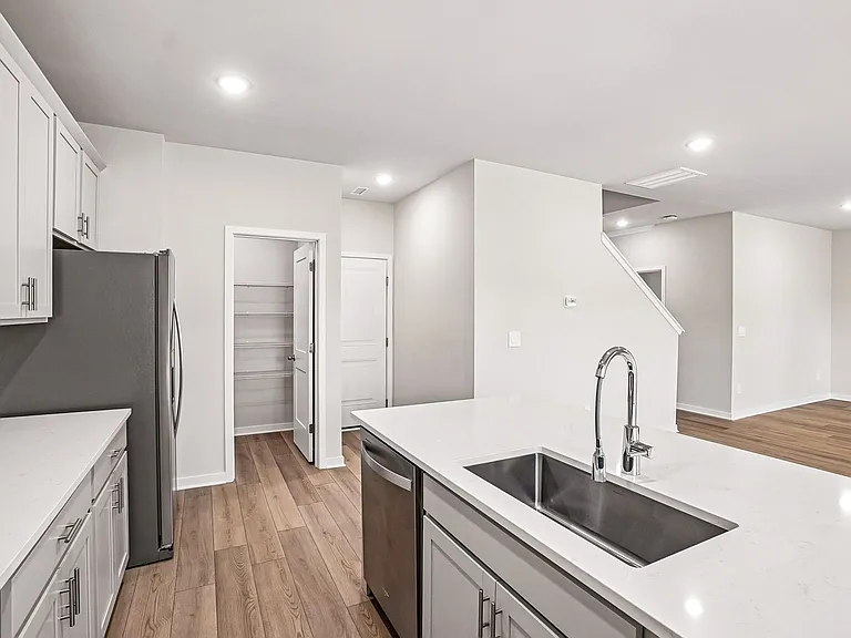 528 Southland Dr — Photo 13