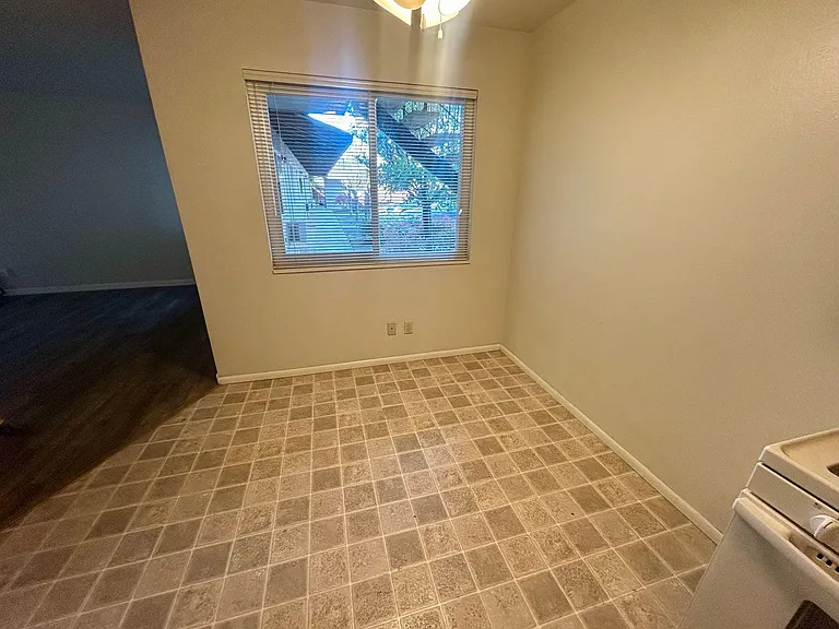Lupin Manor — Photo 11