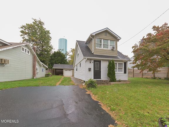 2nd image of 402 Fairfield Way