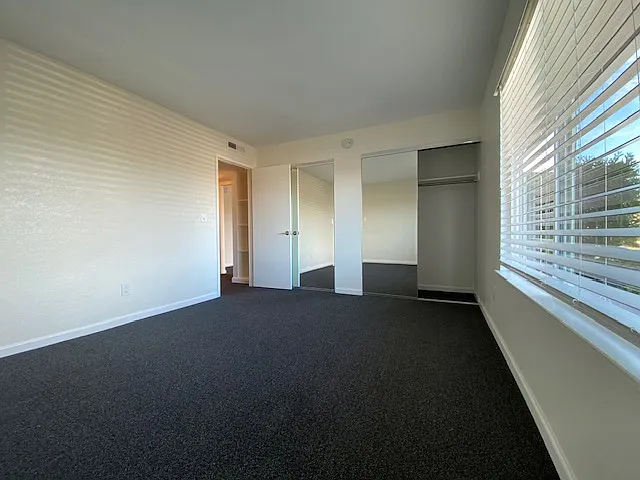 Lake View Terrace — Photo 13