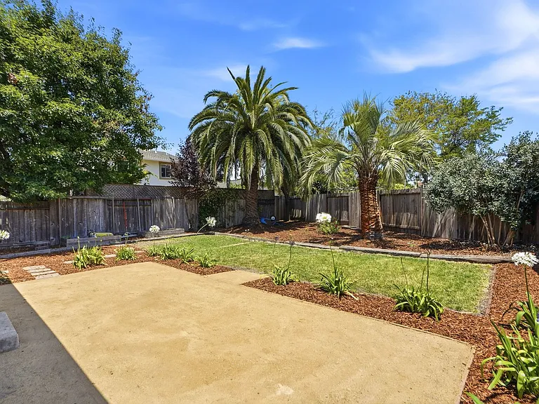 1775 Northstar Dr — Photo 23