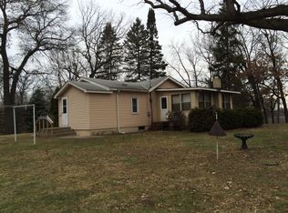 106 Chatham Rd, Willernie, MN 55090