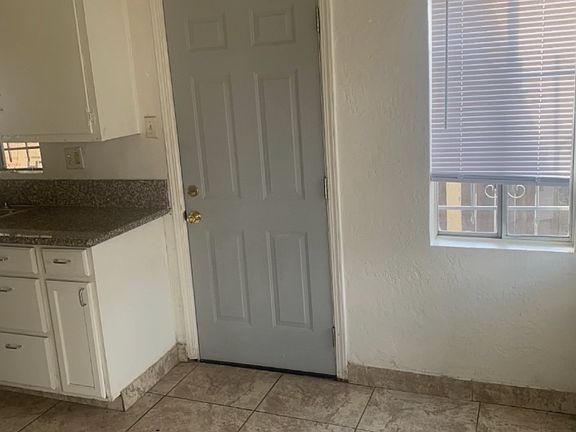5th image of 415 Columbus St