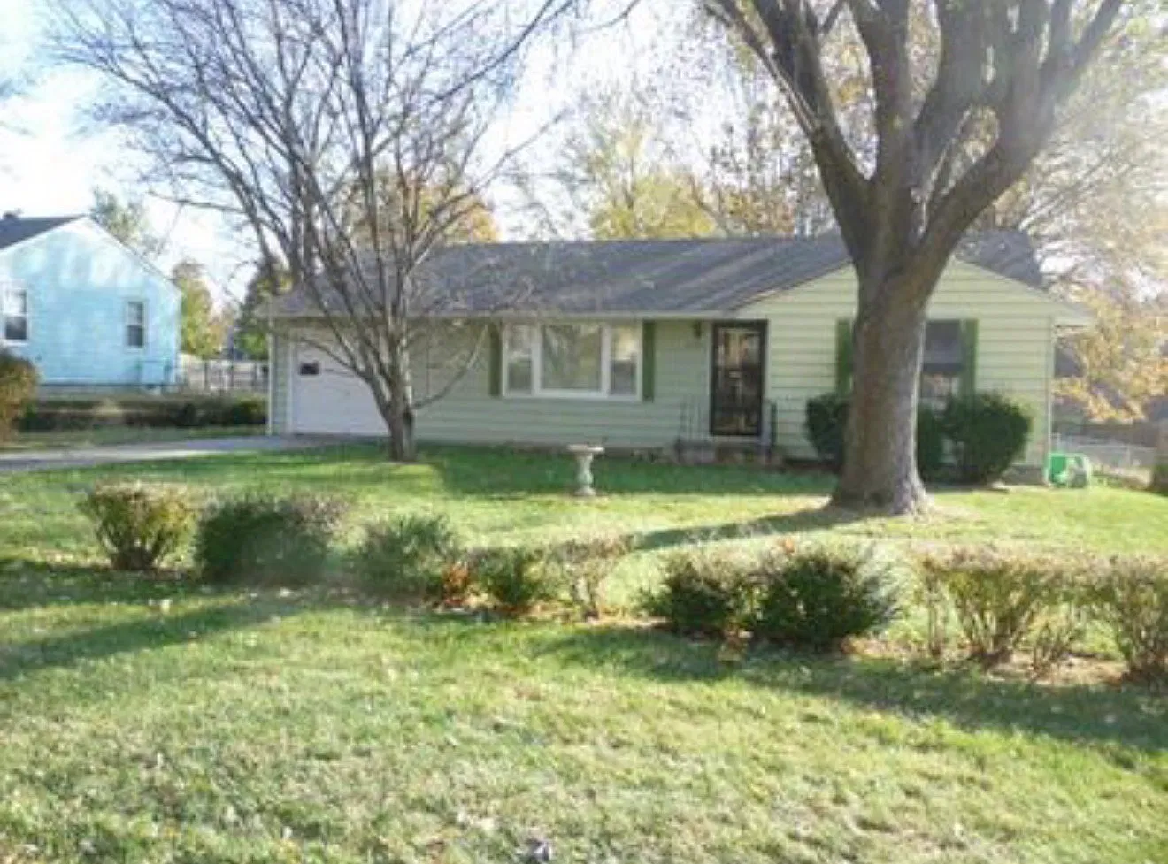 3 bed, 1000 sqft, $1,700 — Photo 1