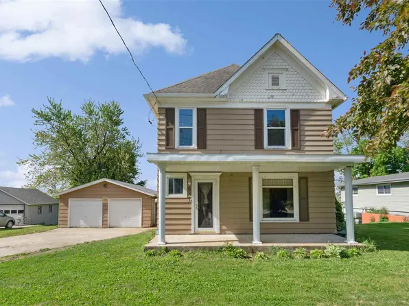 631 E 1st St, Mechanicsville, IA 52306