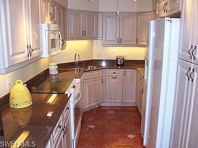 4th image of 4005 Gulf Shore Blvd N APT 502