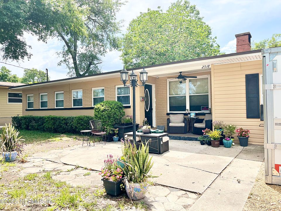 1st image of 2518 COLUMBINE Drive N