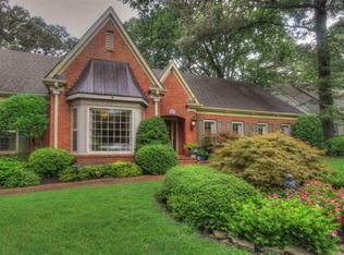 1943 W Oak Shadows Cir, Memphis, TN 38119
