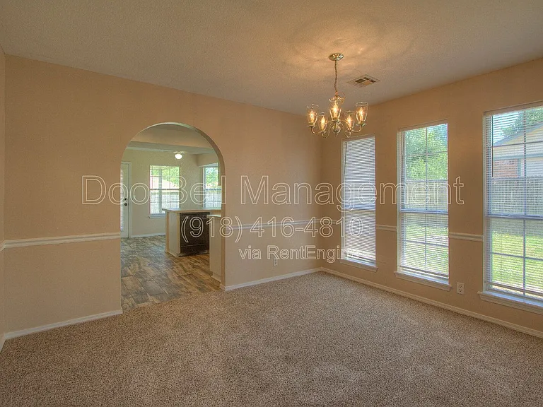 2520 W Honolulu St — Photo 7
