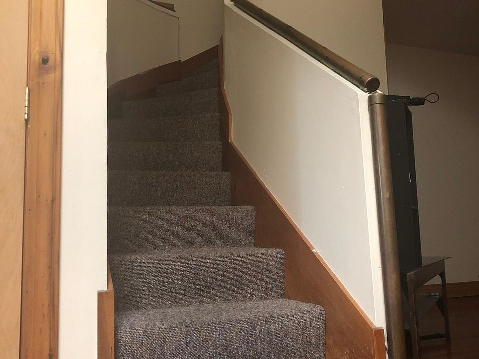 1st image of 334 Saint Clair St APT B