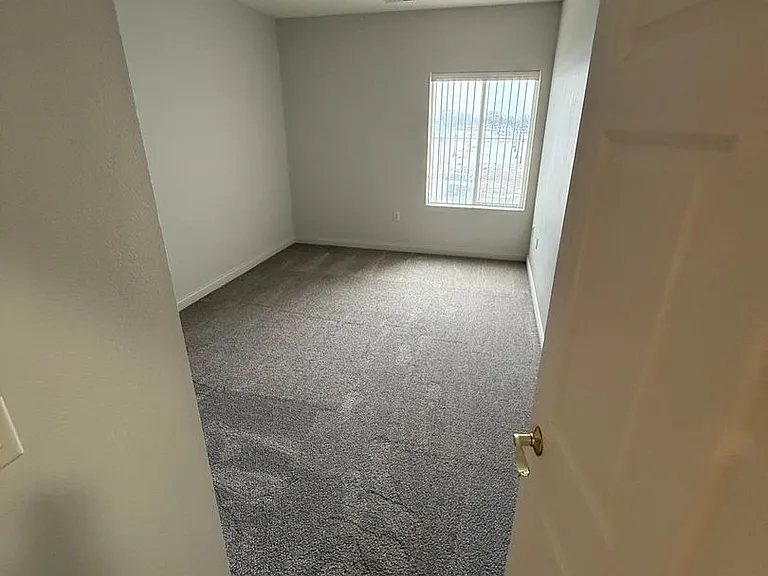 Uptown Brass Apartments — Photo 12