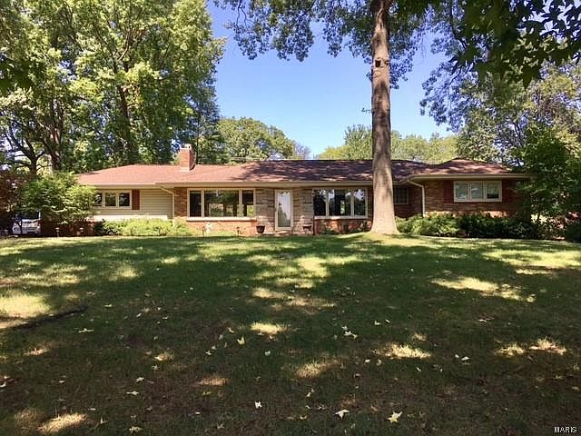 1st image of 15 Beaver Dr
