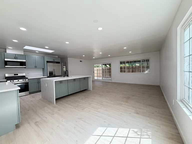 7293 Golfcrest Dr — Photo 4