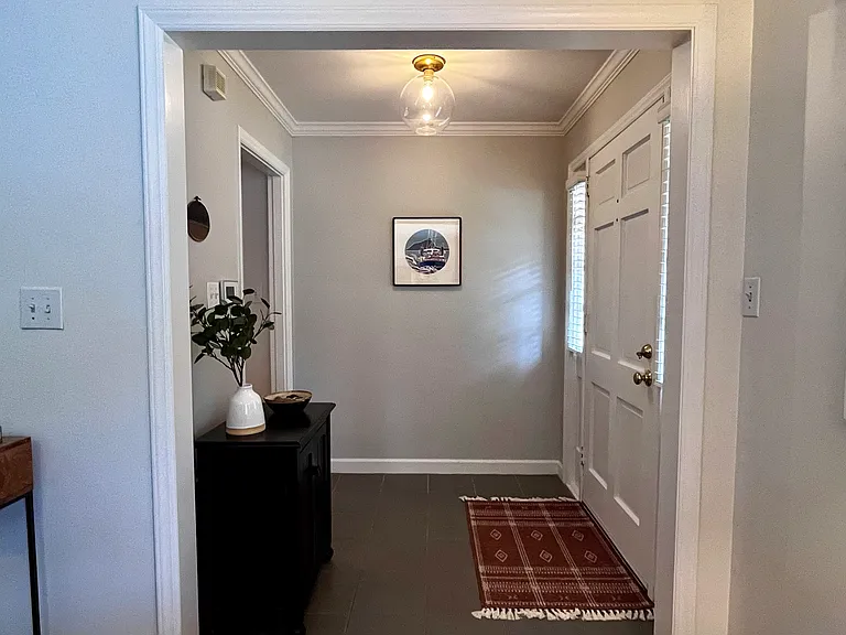 3716 Rhodes Ave — Photo 3