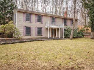 2 High Woods Rd, Saint James, NY 11780