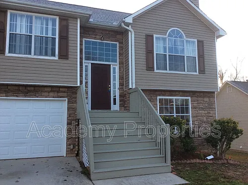 390 Summer Hill Cir Photo 1