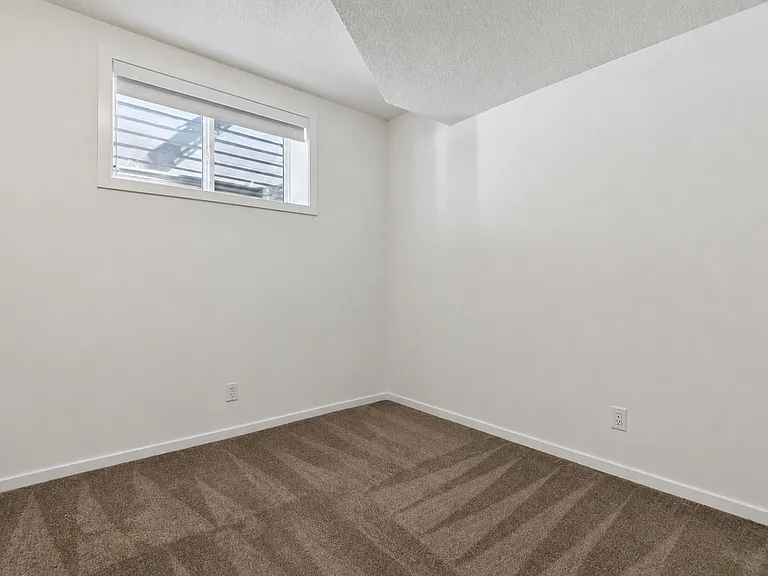 25B Yorkstone Row SW #25B — Photo 10