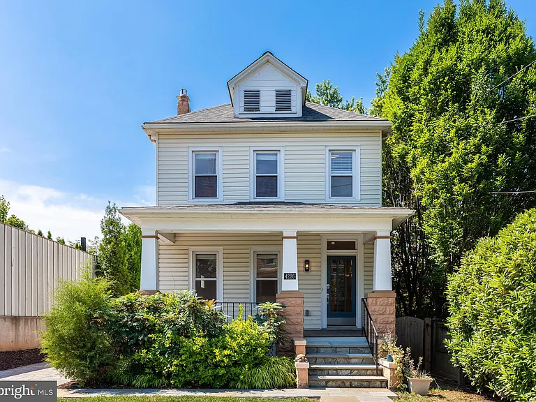 4226 Ellicott St NW — Photo 2