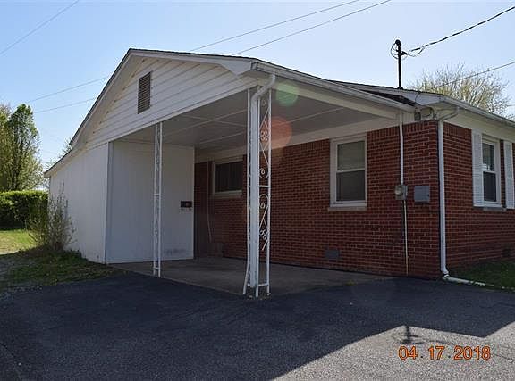3rd image of 502 Hillside Dr