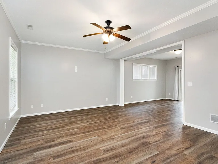 2621 Valentine Ln — Photo 3