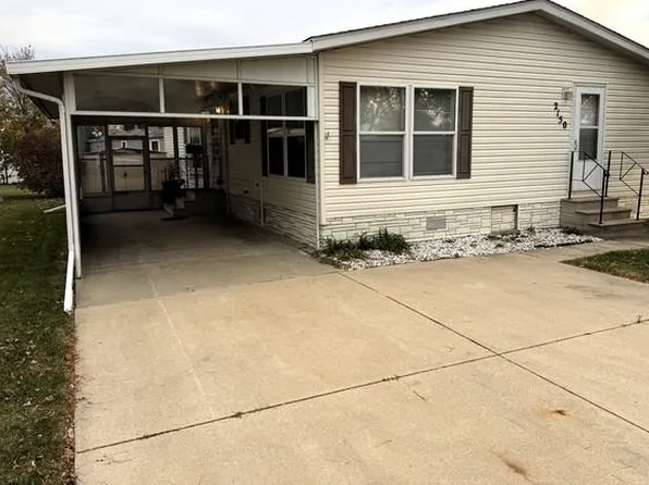 2150 Ivy Ln, Belvidere, IL 61008