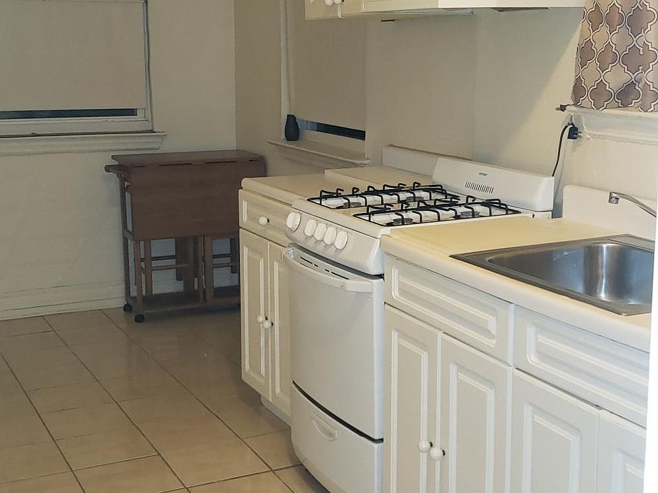 Kitchen & Dining Room Area