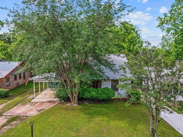 109 Washington Pl S, Marshall, TX 75670