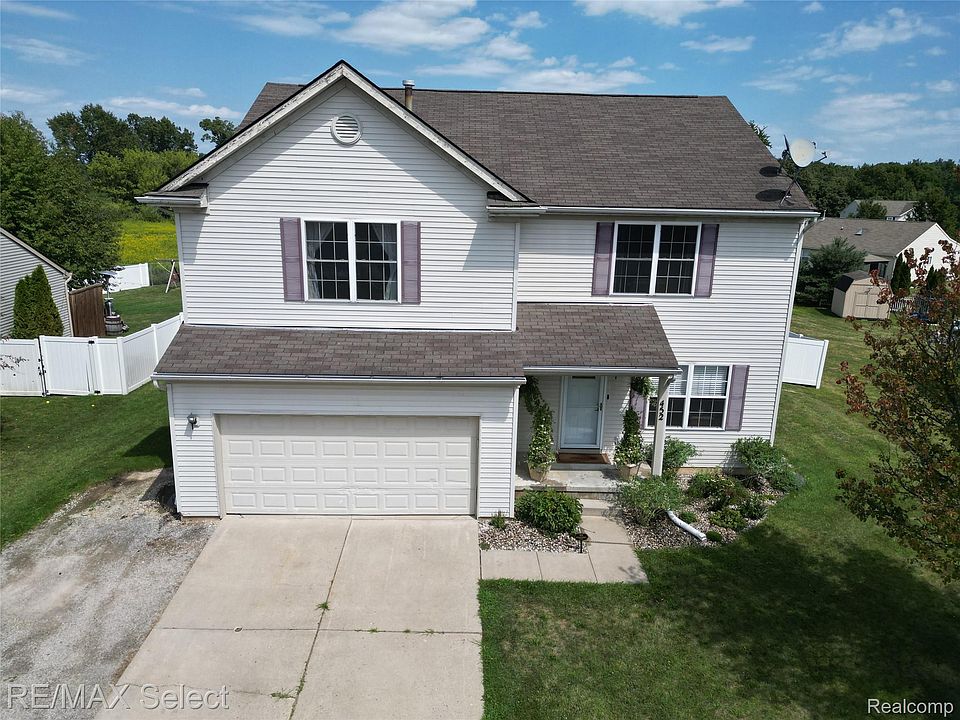1st image of 452 Lydia Ln