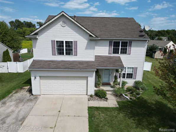 452 Lydia Ln, Linden, MI 48451